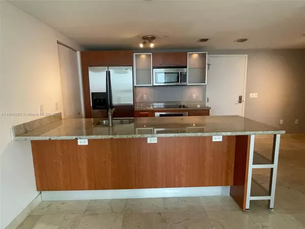 Miami, FL 33130,185 SW 7th St #3507