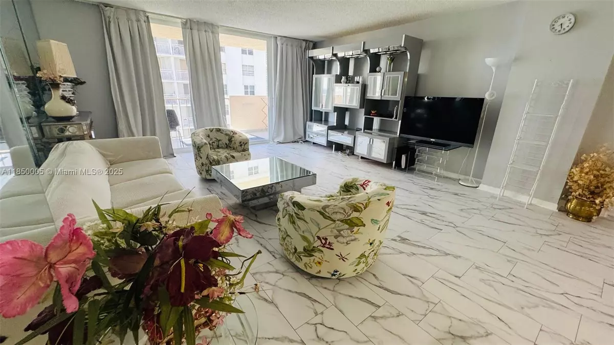 Hallandale Beach, FL 33009,1865 S Ocean Dr #11B