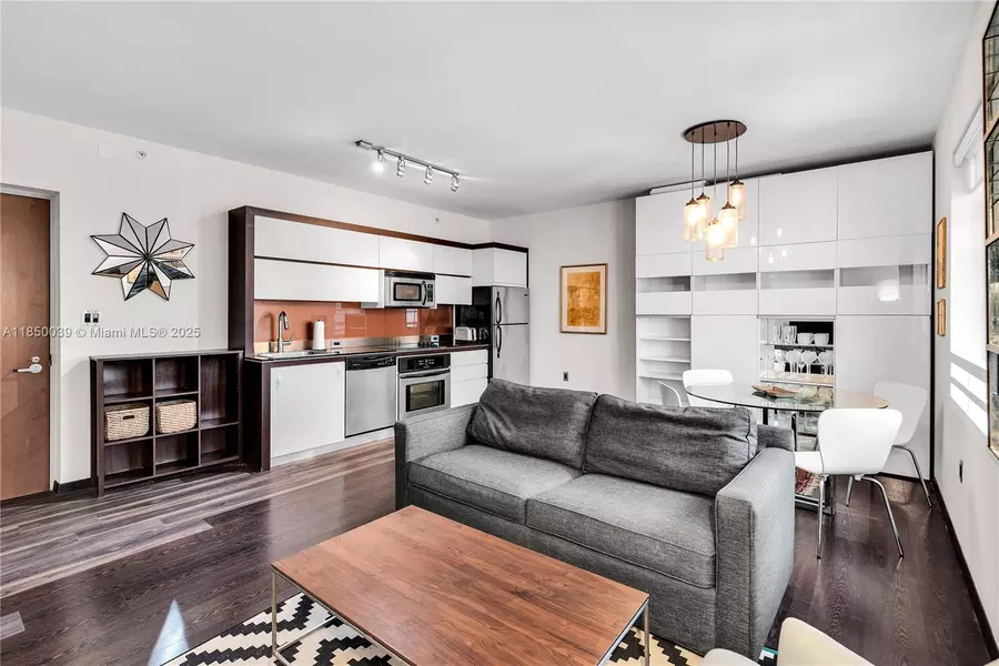 435 21st St #322, Miami Beach, FL 33139