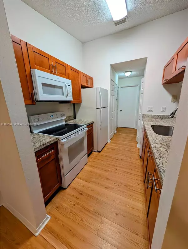 Kendall, FL 33196,10630 SW 157th Ct #208