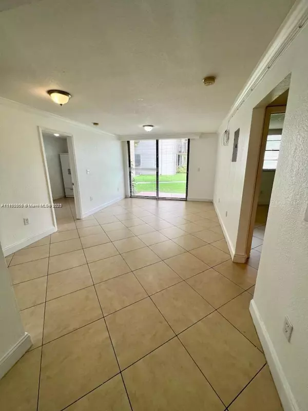 Miami, FL 33175,3601 SW 117th Ave #9-106