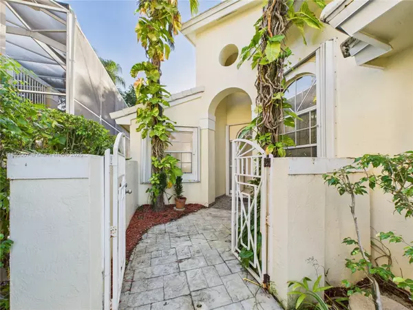 Pembroke Pines, FL 33027,1251 E Wilshire Cir E