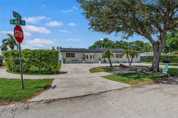 Miami, FL 33165,10351 SW 49th St