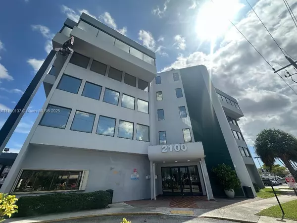 Hialeah, FL 33016,2100 W 76th St #312