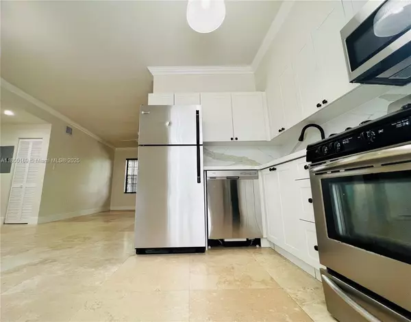 Miami Beach, FL 33139,1470 Lincoln Ter #2