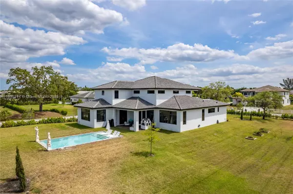 Southwest Ranches, FL 33331,15821 SW 49th St