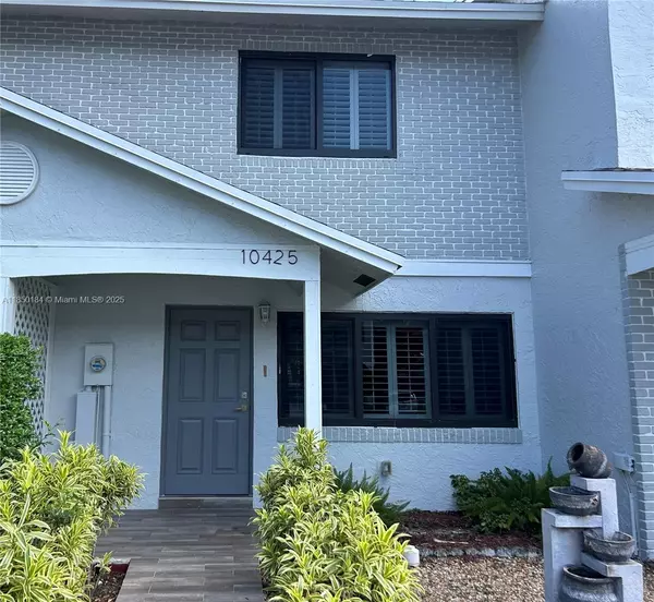 10425 NW 3rd St, Pembroke Pines, FL 33026