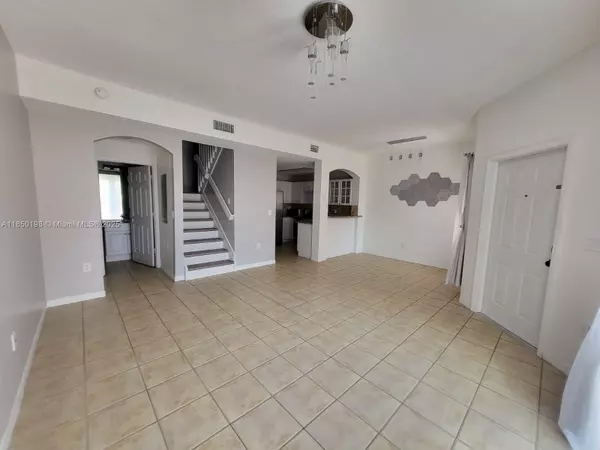Doral, FL 33178,11438 NW 62nd Ter #218