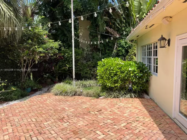 Coral Gables, FL 33146,1512 Certosa Ave #1512