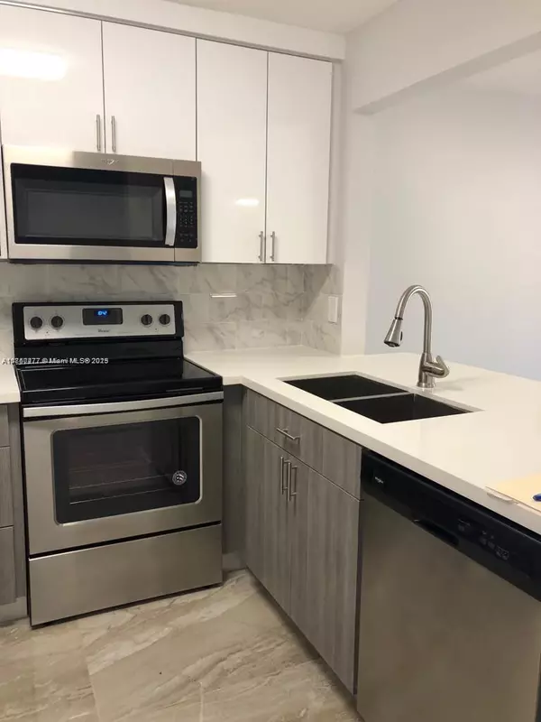 3199 Foxcroft Rd #109, Miramar, FL 33025