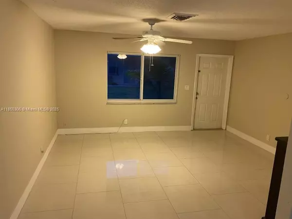 Fort Lauderdale, FL 33317,2407 SW 42nd Ave #A