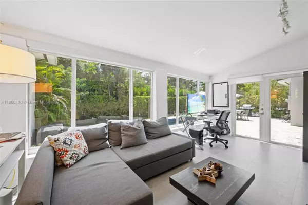 Coral Gables, FL 33146,6610 Santona St