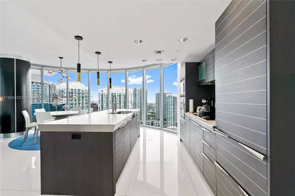 Miami, FL 33131,200 Biscayne Boulevard Way #3802