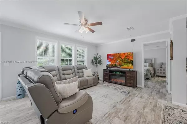 La Belle, FL 33935,512 E Oklahoma