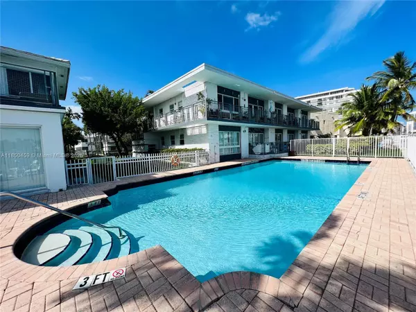 946 Bay Dr #5, Miami Beach, FL 33141