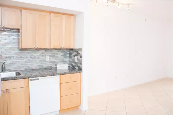 Miami, FL 33133,2630 SW 28th St #18