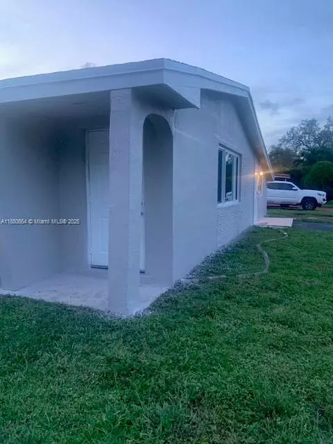Hollywood, FL 33024,1430 N 65th Ave