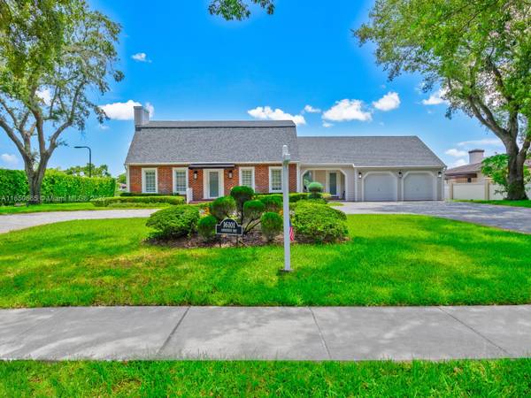 16101 Aberdeen Way, Miami Lakes, FL 33014