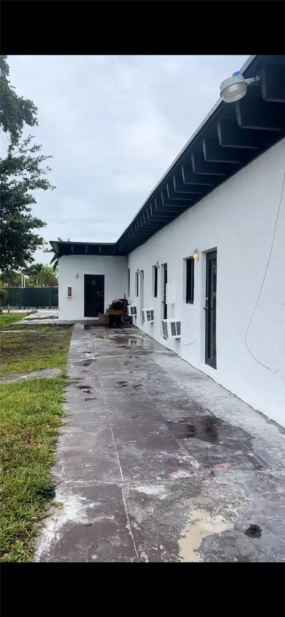 1427 NW 2nd Ave, Florida City, FL 33034
