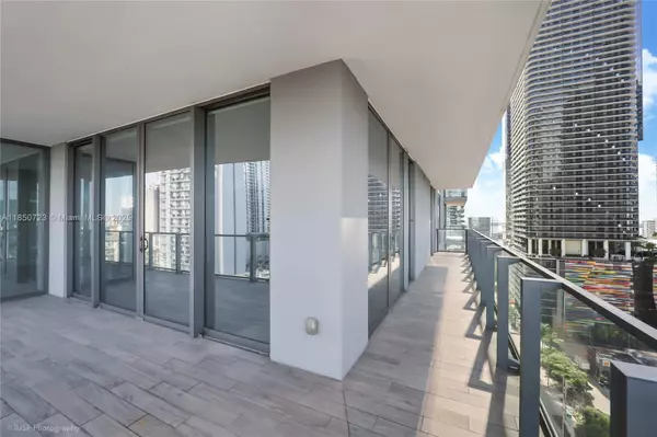 Miami, FL 33130,88 SW 7th St #1202