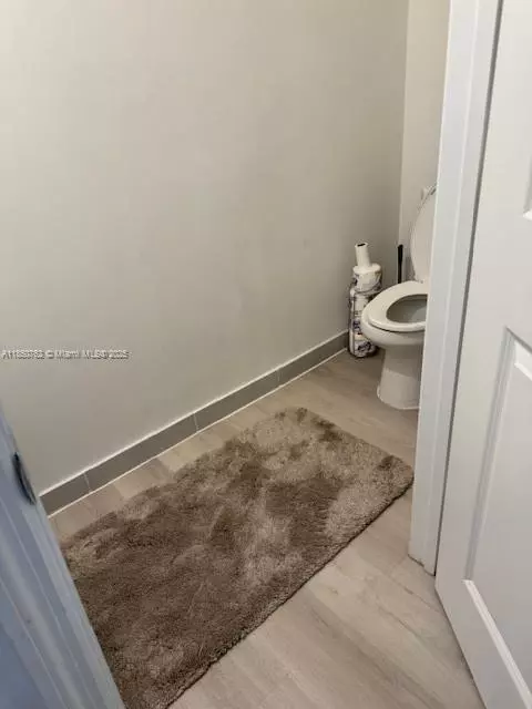 Miami, FL 33179,21068 NE 8th Ave
