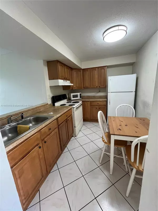 Miami, FL 33183,14155 SW 87th St #E110