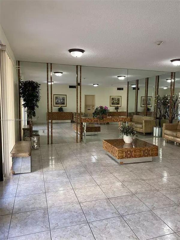 North Miami Beach, FL 33162,16751 NE 9th Ave #612