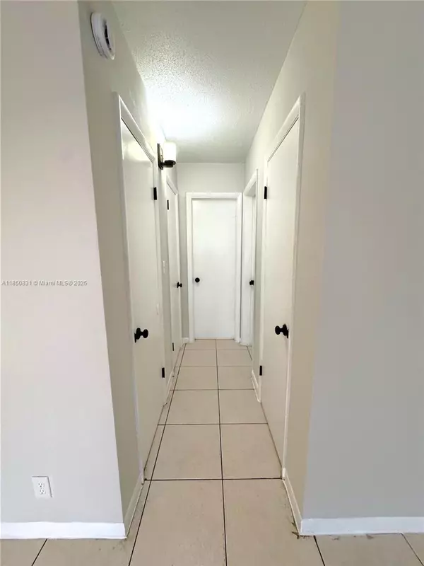 Pompano Beach, FL 33060,325 NW 15th St #8