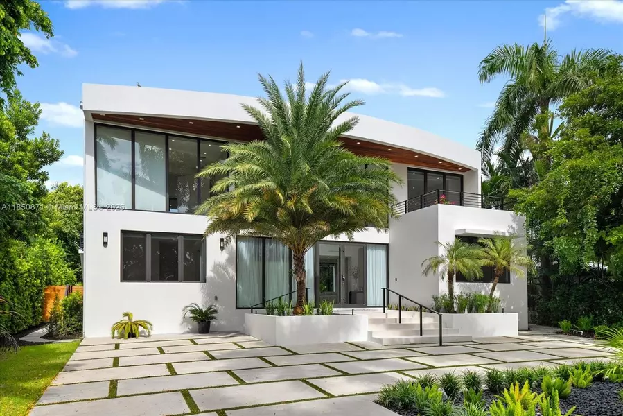 112 W Palm Midway, Miami Beach, FL 33139