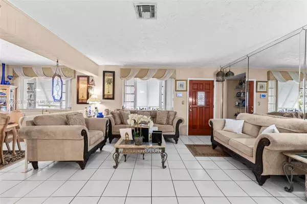 Miami, FL 33176,11610 SW 142nd St