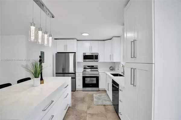 Pompano Beach, FL 33060,820 NE 8th Street