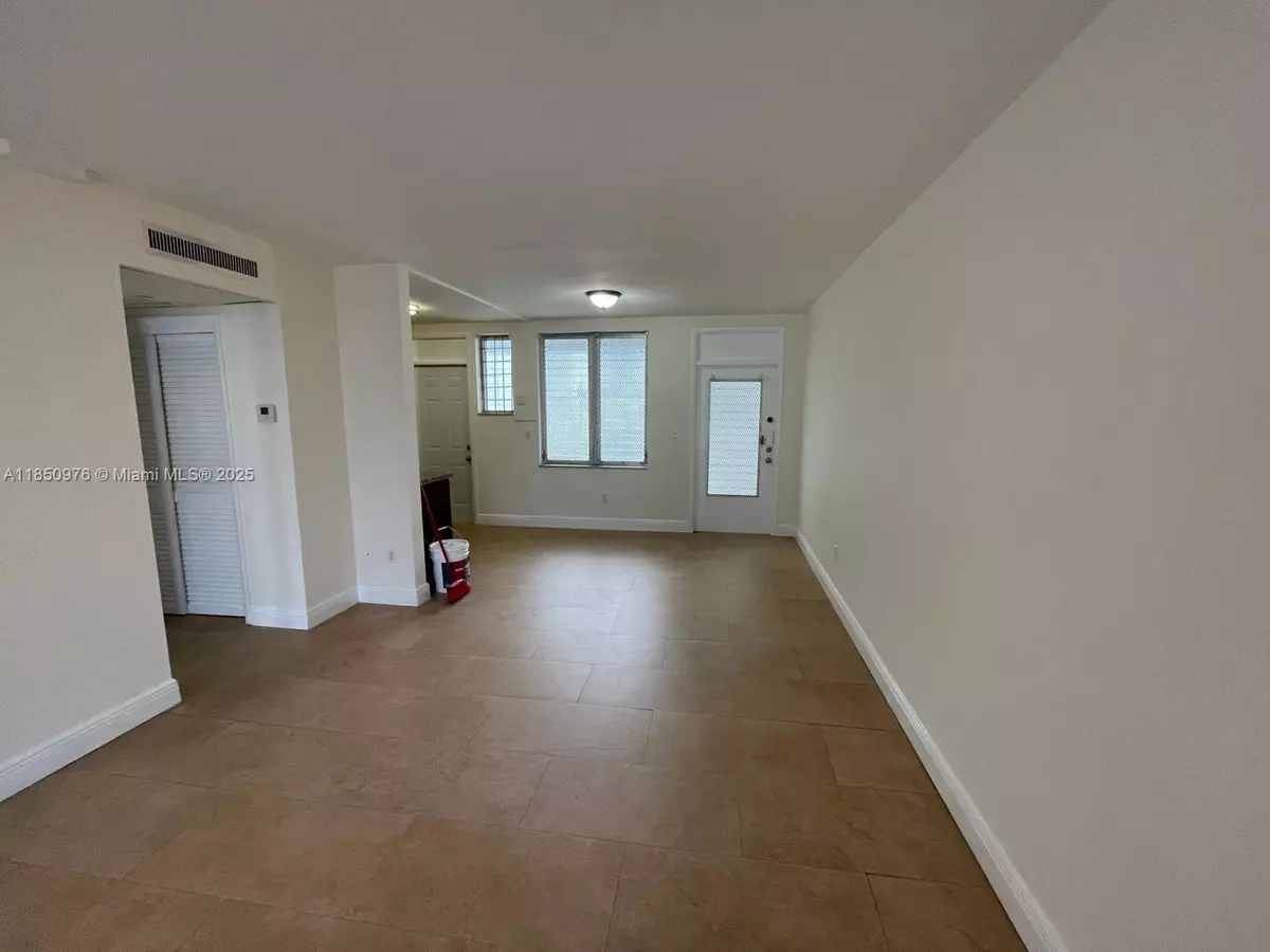 Miami Beach, FL 33139,1150 Euclid Ave #106