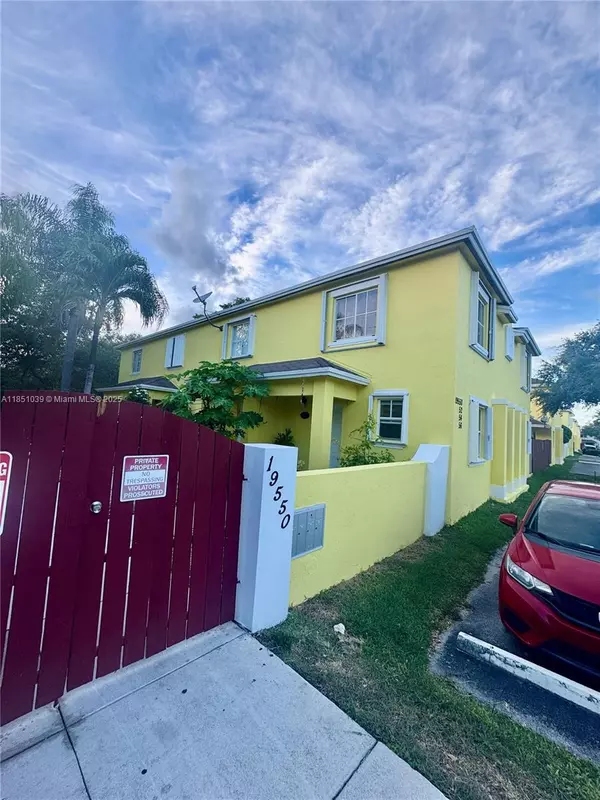 Cutler Bay, FL 33157,19550 SW 103rd Ct #5