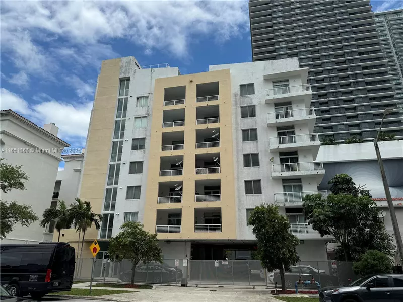 425 NE 30th St #303, Miami, FL 33137