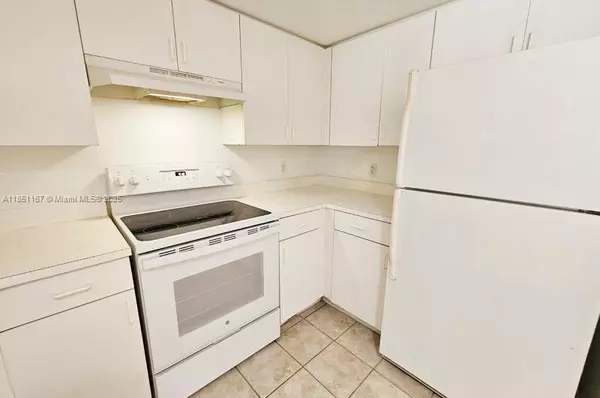 West Palm Beach, FL 33417,4149 N Haverhill Rd #1608