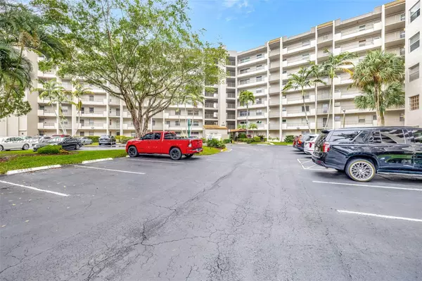 Lauderhill, FL 33319,3940 Inverrary Blvd #504-A