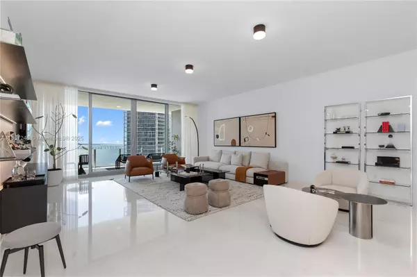 300 Biscayne Boulevard Way #2504C, Miami, FL 33131