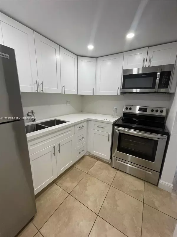 Pinecrest, FL 33156,8607 SW 68th Ct #26