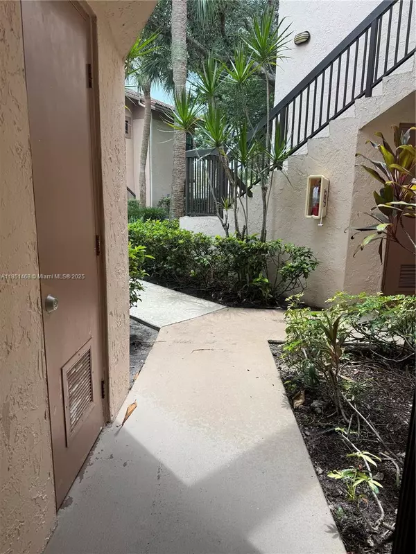 Plantation, FL 33322,10730 NW 14th St #160