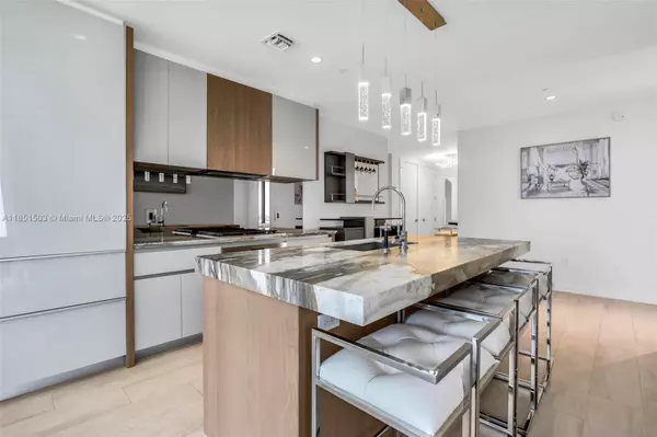 Miami, FL 33133,2831 S Bayshore Dr #2204