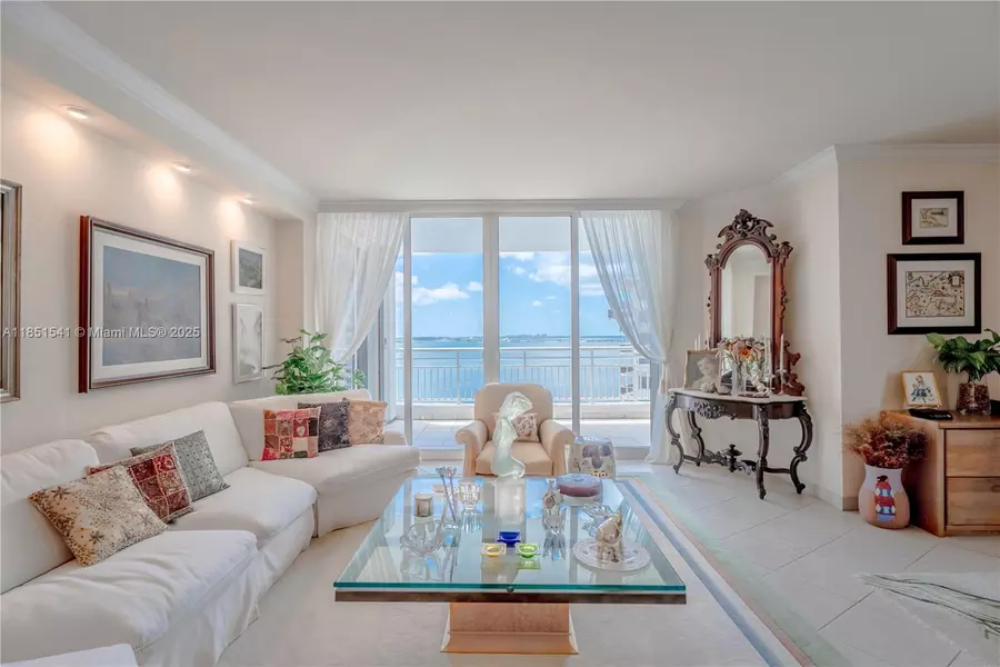 808 Brickell Key Dr #1008, Miami, FL 33131