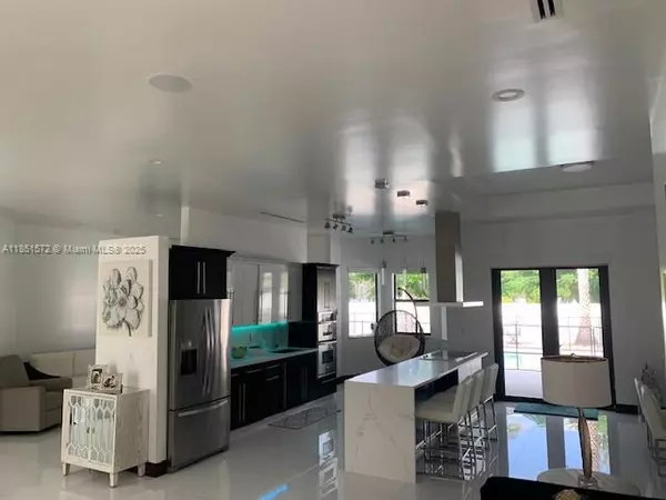 Miami, FL 33177,19260 Sw 134 Ave Rd