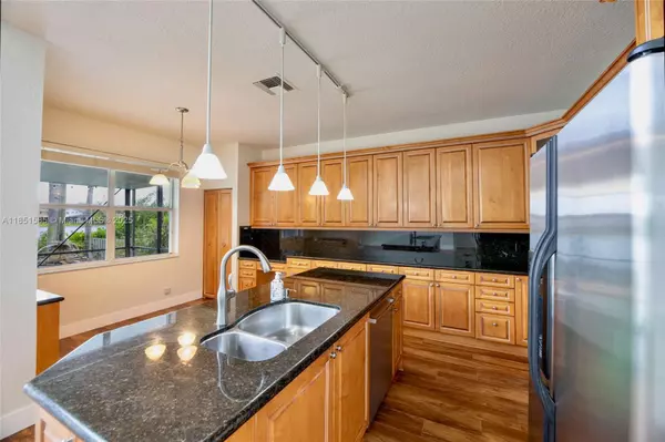 Pembroke Pines, FL 33029,18449 NW 13th St