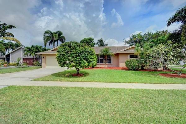 9525 Denver Ct, Boca Raton, FL 33434