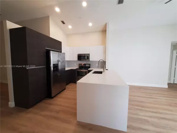 Weston, FL 33327