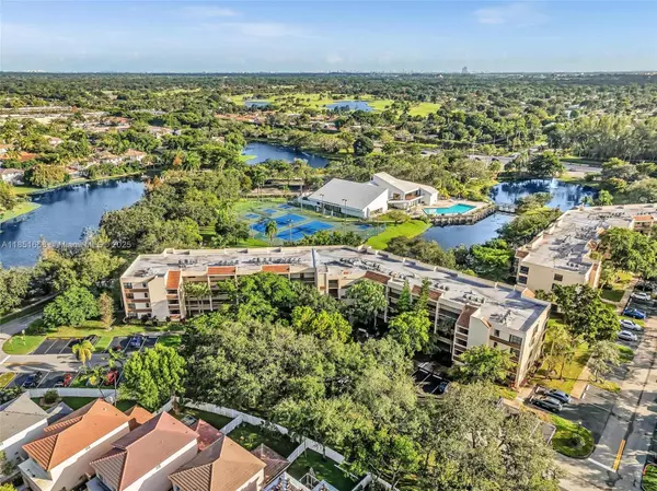 Plantation, FL 33317,7500 NW 1st Ct #105-3