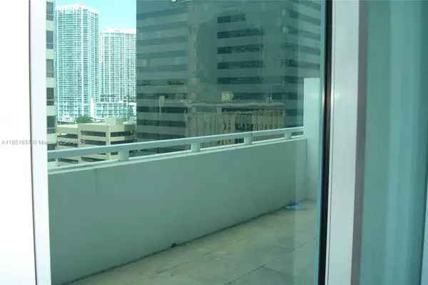 Miami, FL 33131,951 Brickell Ave #1007
