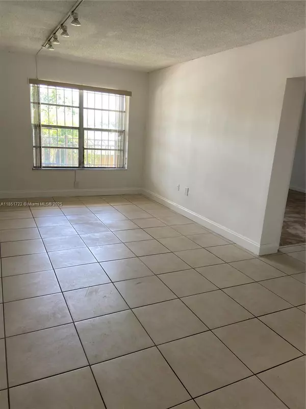 Miami Gardens, FL 33169,271 NW 177th St #B-214
