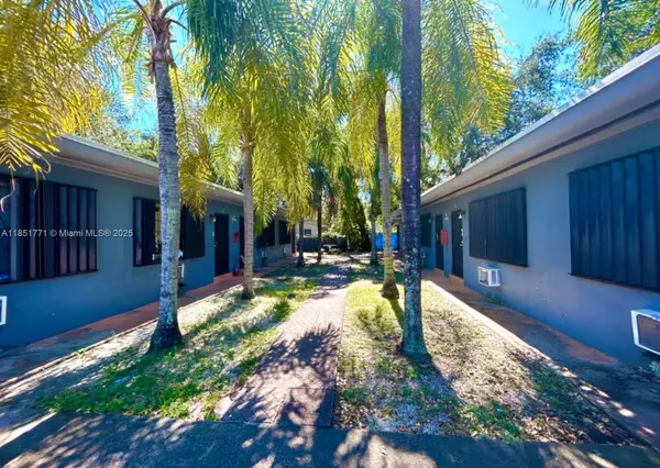 30 NW 71st St #4, Miami, FL 33150