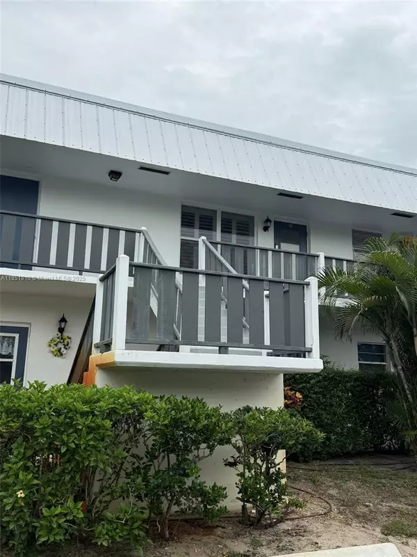 Stuart, FL 34996,2929 SE Ocean Blvd #143-10